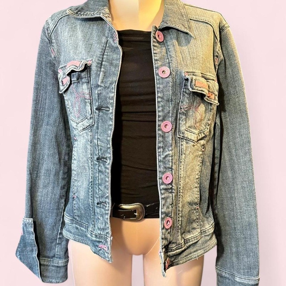 MNG Y2K‎ denim jacket with pink button details 💗